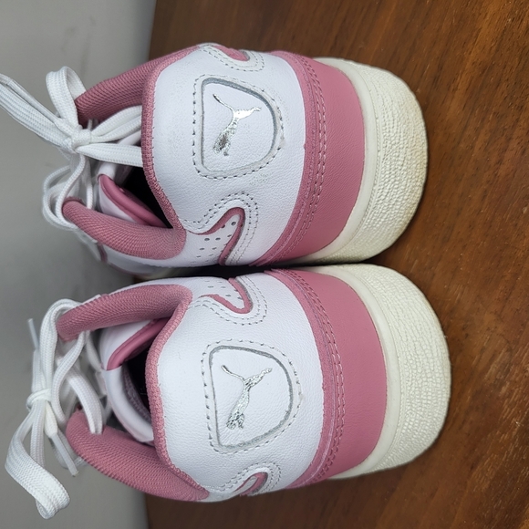 Puma White and Pink Retro Sneakers with Breathable Design Womens SIZE 8 - Picture 5 of 12